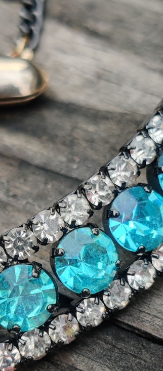 ⭐ 😇 Betsey Johnson Retired Blue Rhinestone Color Necklace - Picture 7 of 13